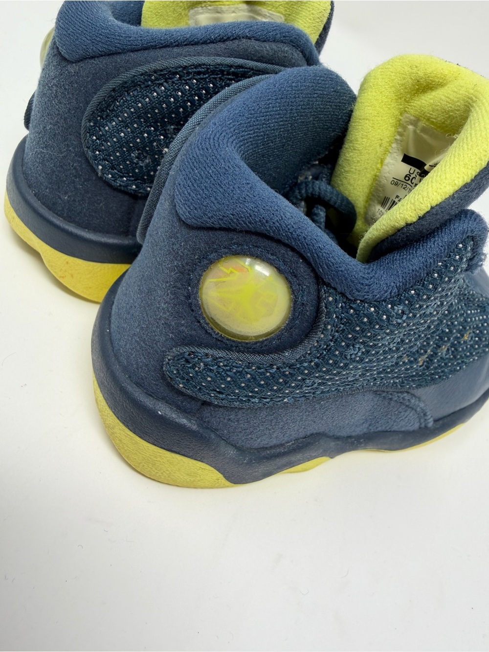 Jordan Kids Navy and Yellow Retro Sneakers Sz. 6c - Picture 4 of 9